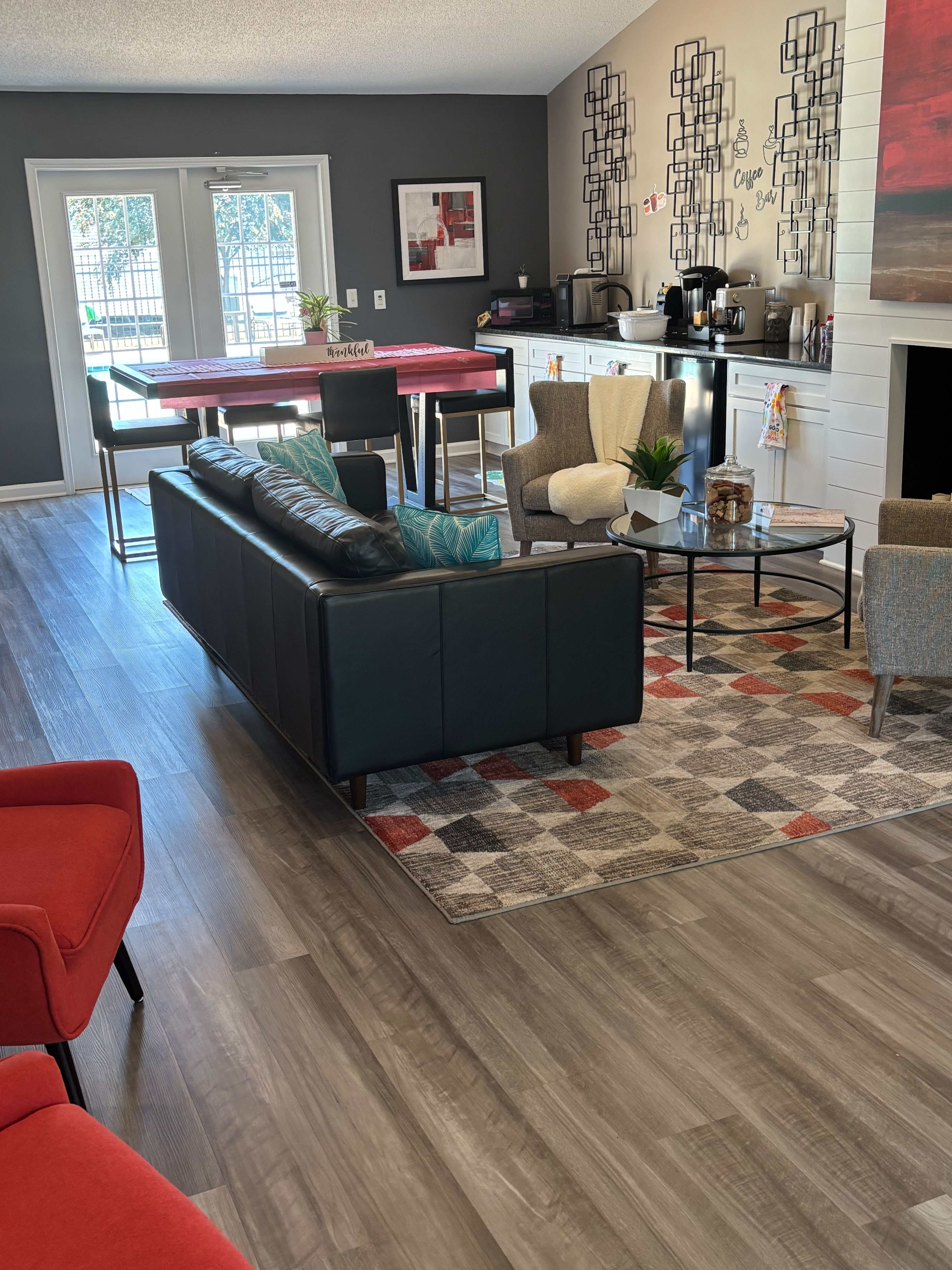 Tidy Living & Coffee Lounge